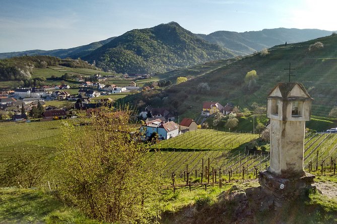 3-Hour Private Hiking Tour to historic places around Spitz in Wachau Valley - The circular walk from Spitz: three short climbs, 200 meters up