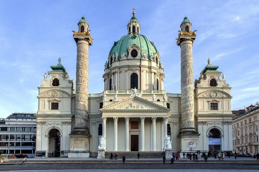 3 hour private tour in Vienna by private car - Belvedere Palace finale: a classic closing note