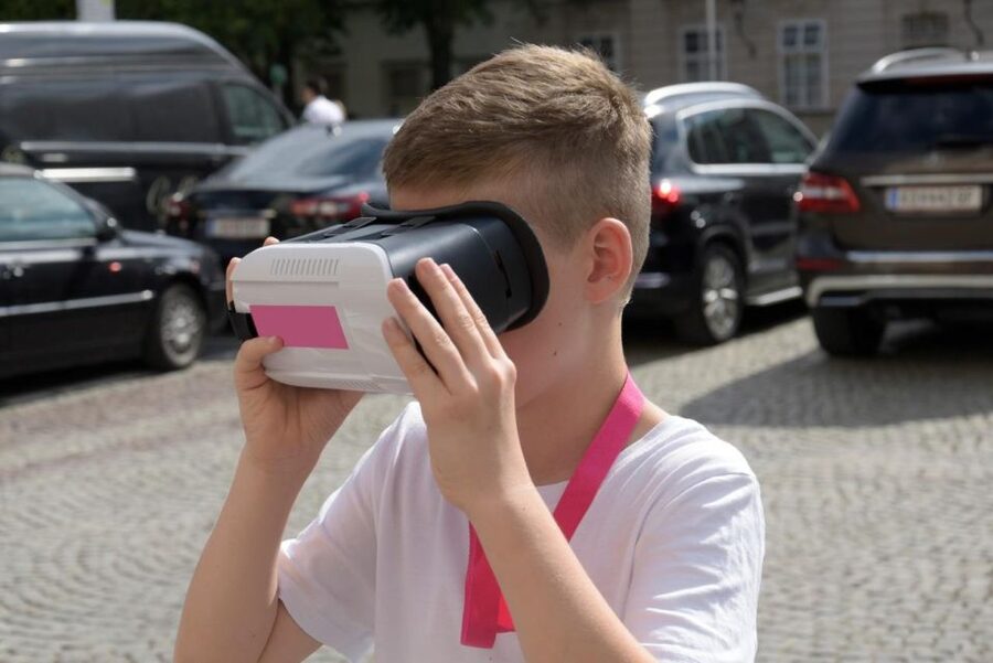 3D Salzburg: Unique VR-Tour - Meeting Sabine Rath by St. Andrä Church (How the start really works)