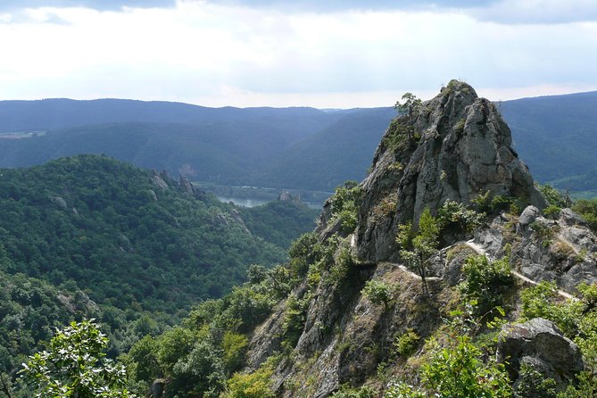 4-Hour Private Alpine Hiking Tour 'In the footsteps of king Lionheart' - Wachau views, without the big-tour chaos