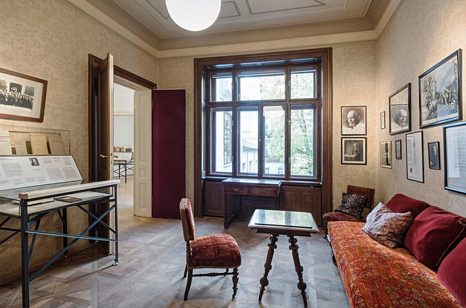 Admission to the Sigmund Freud Museum - Films from the 1930s: a small detail that changes the mood