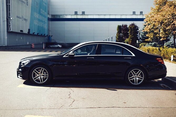 Airport Transfer: Vienna to Vienna Airport VIE by Business Car - Key details at a glance