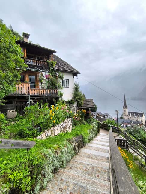 Alpine Beauty & Fairytale Towns: Hallstatt & Salzburg Tour - What to bring to avoid a miserable Alpine day