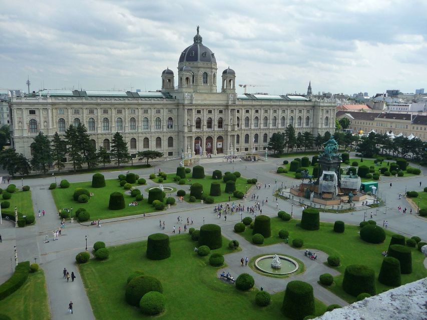 An Introduction to Vienna Walking Tour - Kunst Werke and the Auguststraße Gallery Start