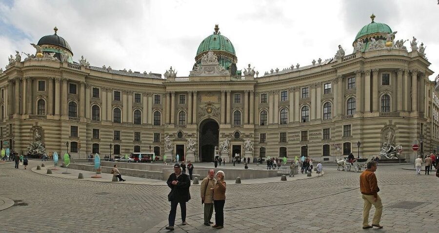 An Introduction to Vienna Walking Tour - The Guides: How Expert Voices Change the Walk