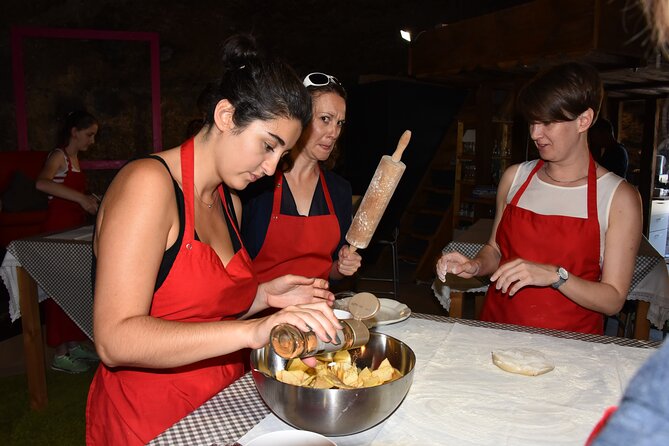 Apple Strudel & Prezel Cooking Class incl. Dinner & Music - Key points to know before you go