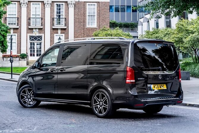 Arrival Private Transfer from Vienna Airport VIE to Vienna City by Luxury Van - The ride itself: what 30 minutes feels like in Vienna