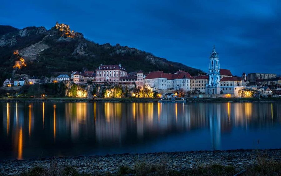 Austria: Hallstatt and Salzburg Day Tour from Vienna - Comfort and service: what the premium Mercedes setup really changes