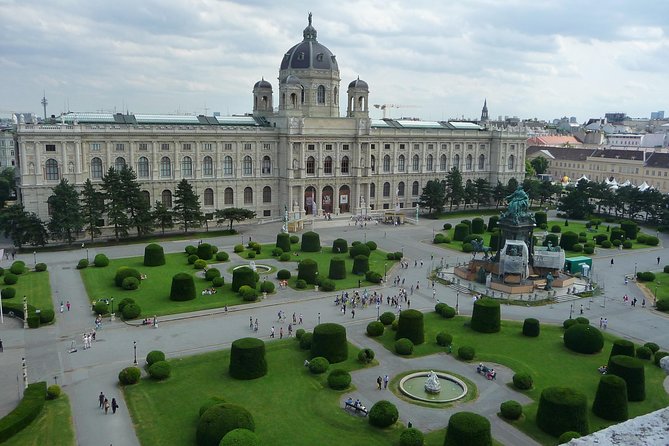 Authentic Experience: When in Vienna, do as the Viennese do! - Historic Center Walking: The 45-Minute Orientation Tour