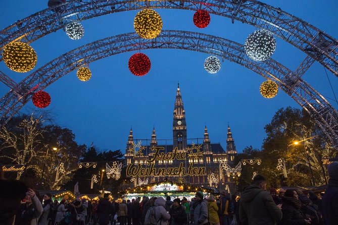Big Bus Vienna Hop-On Hop-Off Sightseeing Tour - Route 1, from the Opera to the Danube and Prater