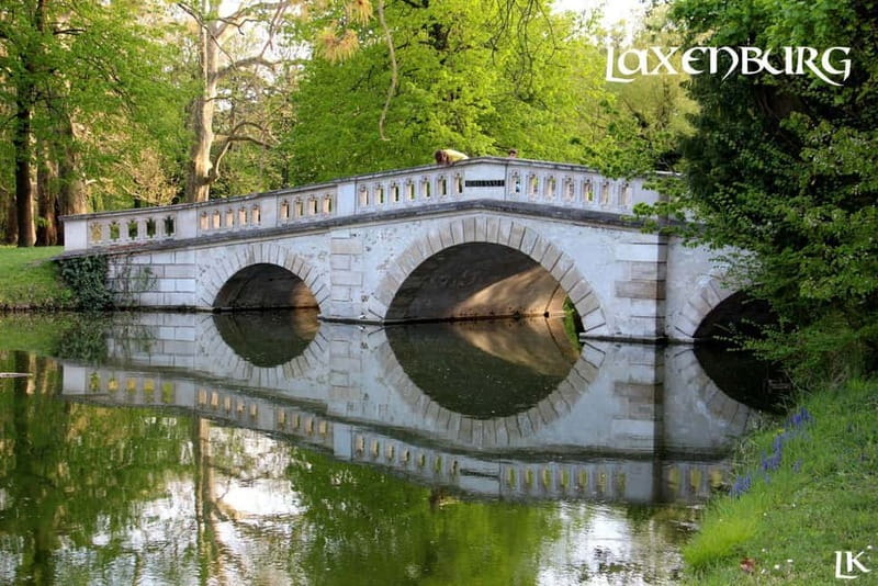 Bratislava: DayTrip: Castles around Vienna +underground lake - Small-group feel, guide personality, and how the day really flows