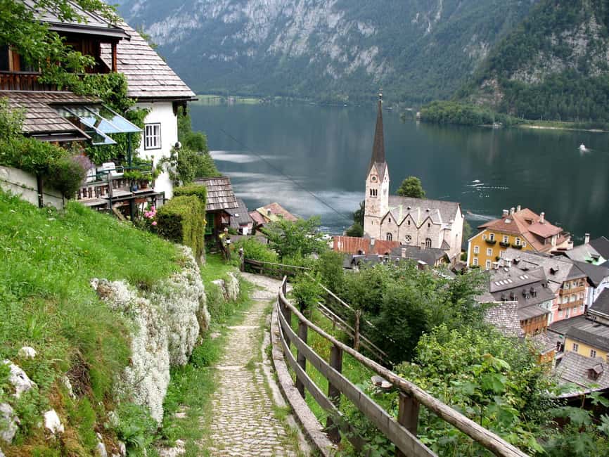 Bratislava/Vienna: Hallstatt, Salzburg, & Alpine Music Tour - Timing and travel reality: what to watch for during the drive