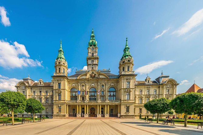 Budapest-Vienna One-Way Sightseeing Transfer - Guide Power: When Martina Makes It Personal