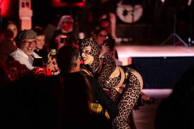 Burlesque Spectacular Dinner Show - Seating categories in the tent: how to avoid the poor-view trap