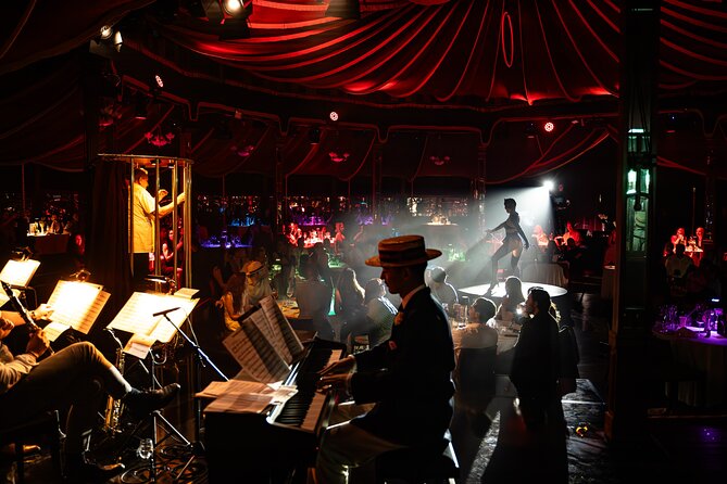 Burlesque Spectacular Dinner Show - The show is in English, so your brain stays on the fun