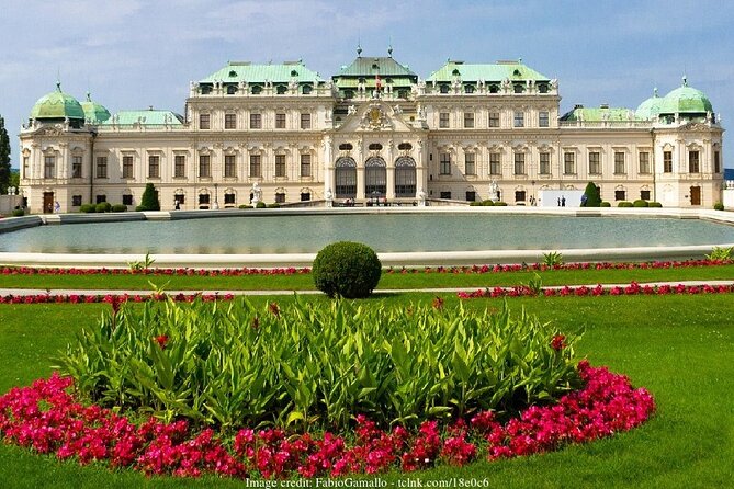 Christmas at Belvedere: 3hr Private Tour of Upper Palace & Market - Upper Belvedere and UNESCO: why the setting changes how you see Klimt