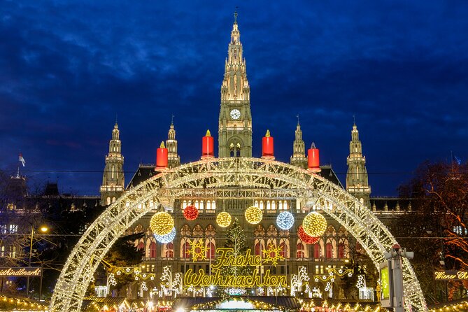 Christmas in Vienna - Private Walking Tour with Glühwein Mug - Graben and Kohlmarkt: chandelier-like lights for an elegant stroll