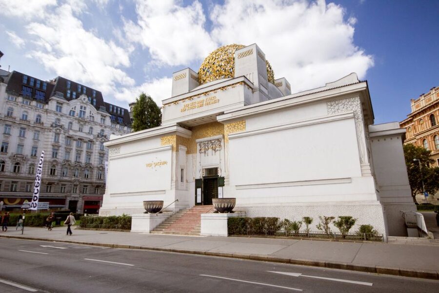 Classic Vienna: 3-Hour Guided Bike Tour - Karlsplatz and Karlskirche: the grand finale before you circle back