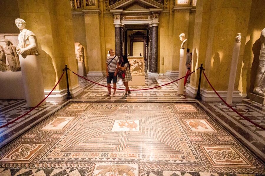 Combo Ticket: Kunsthistorisches Museum & Imperial Treasury - What to Focus On Inside the Imperial Treasury
