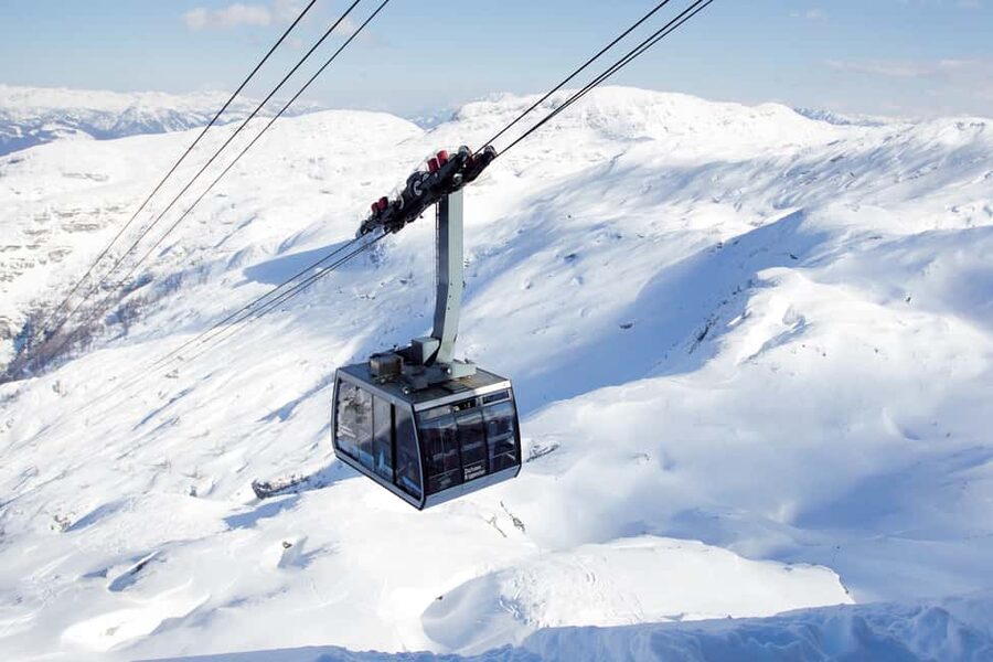 Dachstein Krippenstein: Yeti Snowshoe Ticket - World Heritage Spiral: gentle winter walking with an easy rhythm