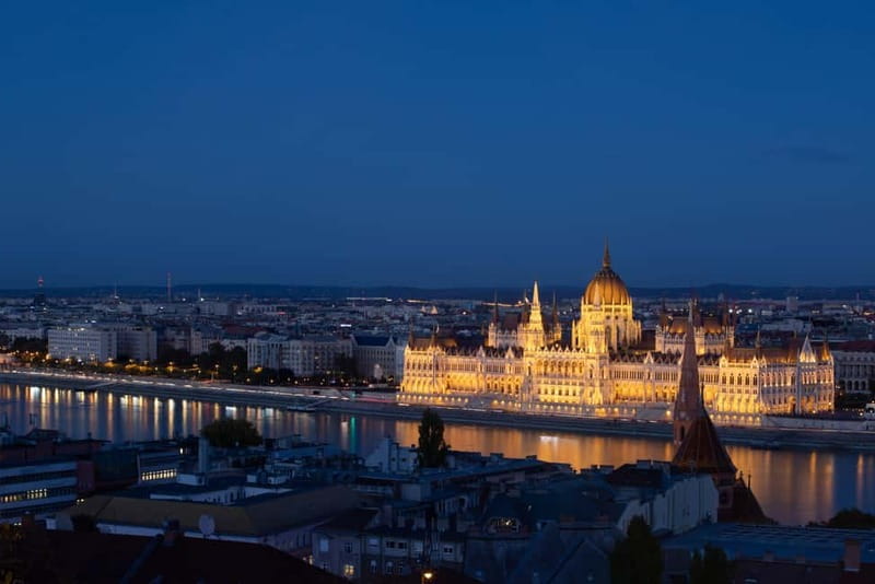 Day trips from Vienna: Bratislava and Budapest with Guide - A long day plan that still feels focused