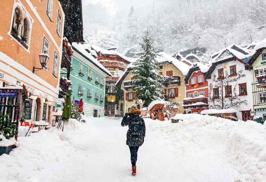 Day trips from Vienna: Hallstatt & Salzburg Guided Tour - Gmunden Stop: The Quick Photo Breather That Sets the Mood