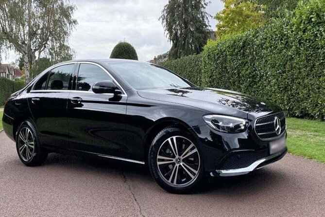 Departure Private Transfer Vienna to Vienna Airport VIE by Sedan - The Car: Mercedes E-Class Comfort for Up to 3 People