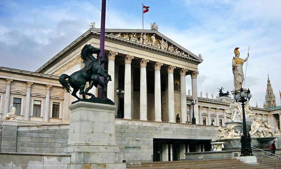 Discover Vienna’s Landmarks in 2 Hours - Key highlights to pay attention to
