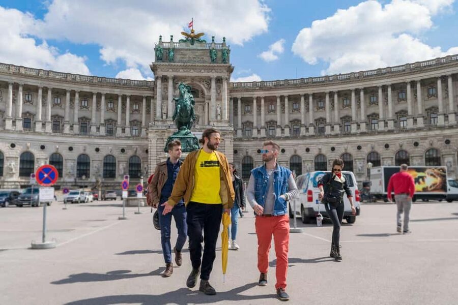 Discover Vienna’s Landmarks in 2 Hours - Belvedere Palace: Baroque style with a strong photo payoff