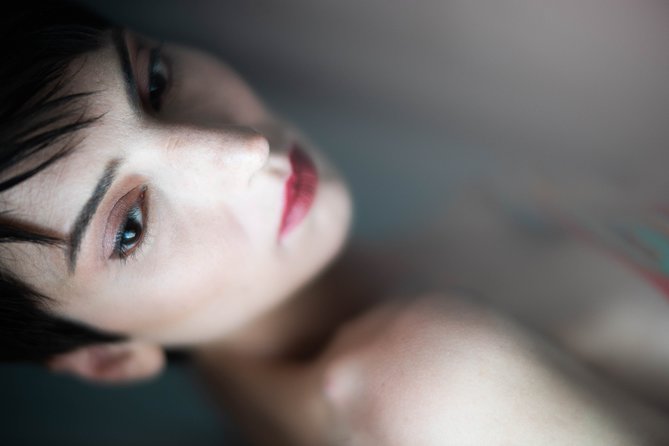 Experience Boudoir, Sensual Photography Studio Vienna - Picking Your Best Shots, Then Soft Retouching in Lightroom or Photoshop