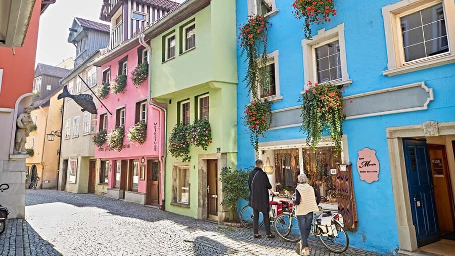Explore 4 Countries in a Day: Liechtenstein,Austria&Germany - Lindau, Germany: medieval streets, Bavarian Lion, and the white lighthouse