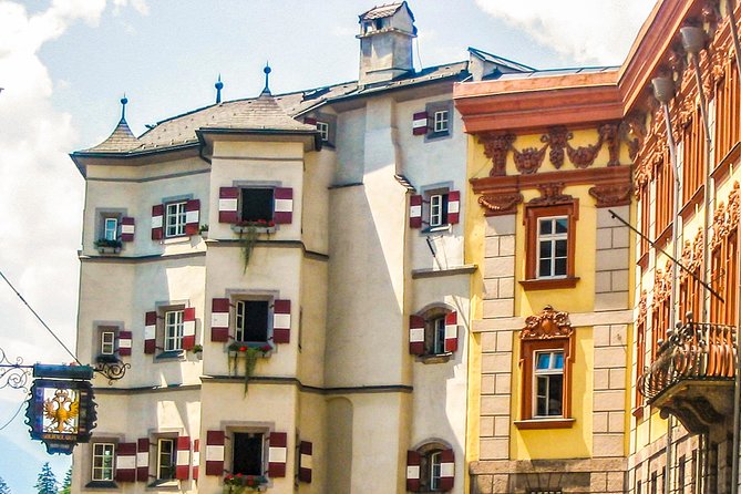 Explore Innsbruck in 60 minutes with a Local - Triumphpforte: the old town entrance with a real story