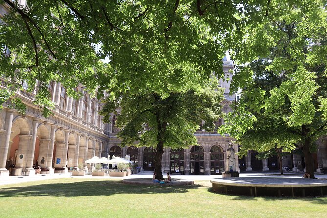 Freud - Inside the mind of a Genius - Stop 3: Old University Quarter and the medicine question