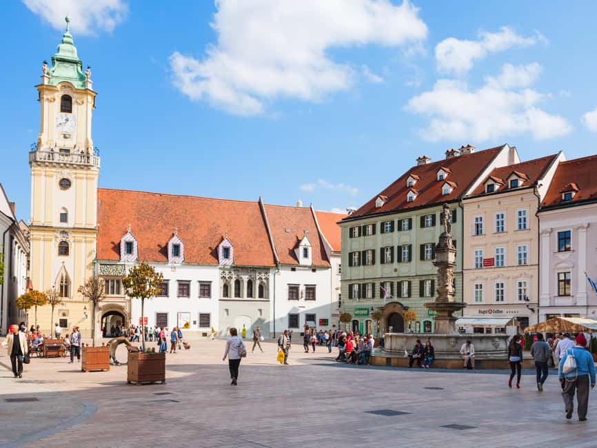 From Vienna: Bratislava and Budapest Guided Day Trip - Budapest Buda and Pest highlights, without turning it into a marathon