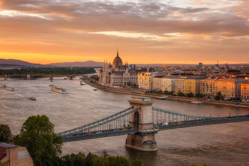 From Vienna: Bratislava& Budapest Day Tour with Photographer - Walking time and comfort: don’t underestimate your shoes