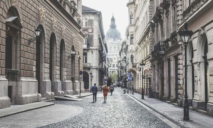 From Vienna: Bratislava & Budapest Guided one day Round Tour - Key Highlights That Make This One-Day Capital Plan Work
