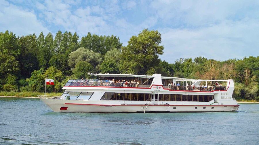 From Vienna: Day Cruise to Bratislava - Meet MS Kaiserin Elisabeth: comfort, decks, and where to watch the river