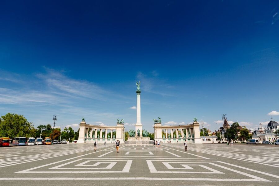 From Vienna: Guided Day Trip to Budapest - Guide Quality: The Human Part That Makes Sights Stick