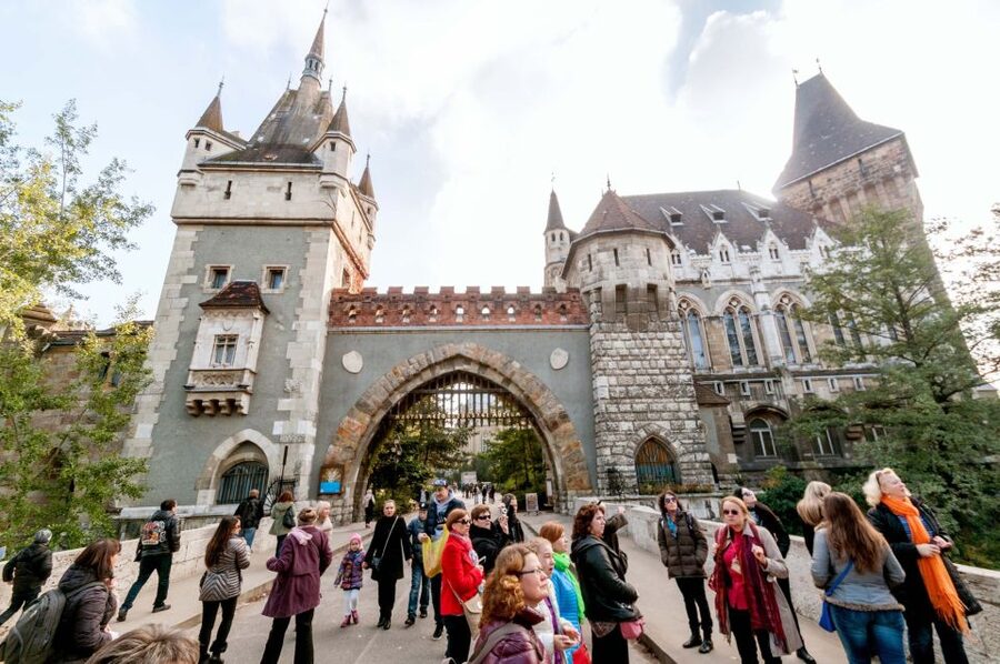 From Vienna: Guided Day Trip to Budapest - Heroes’ Square: The Perfect Quick Photo Hit