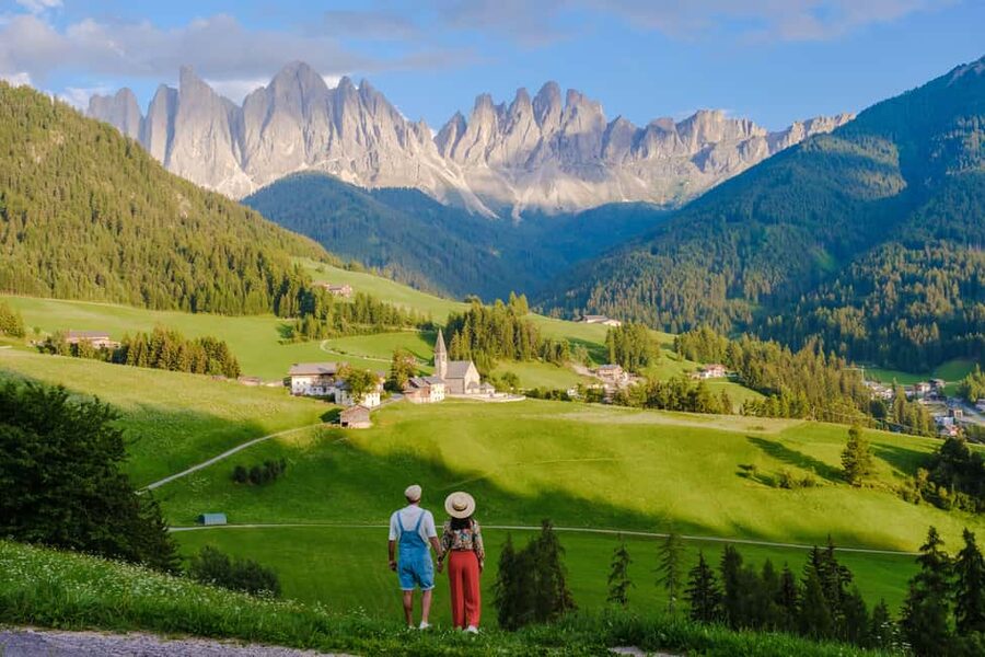 From Vienna: Mountains, Hallsttat & Salzburg Guided Day Tour - Should you book this Vienna to Hallstatt and Salzburg day tour?
