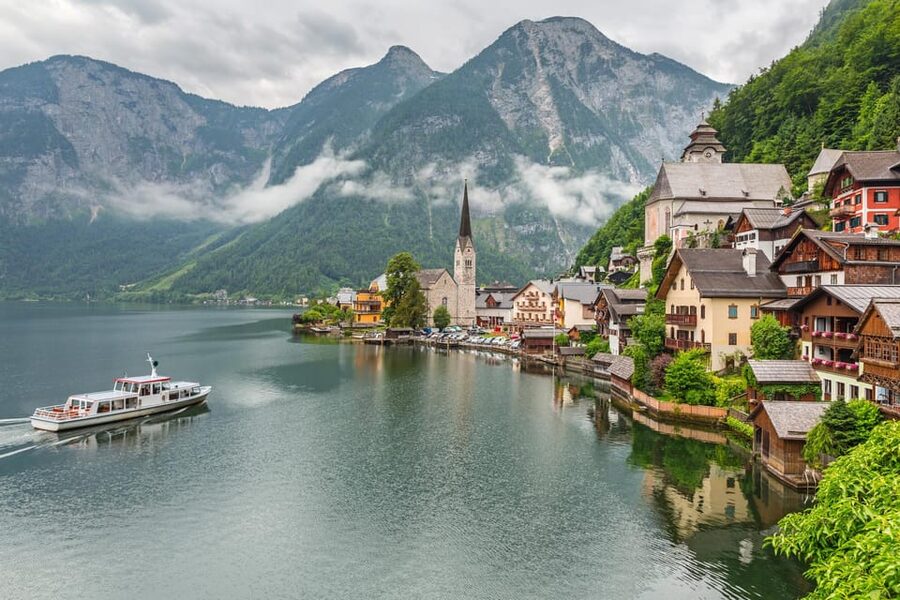 From Vienna: Private Hallstatt Day Tour - A full 12-hour Salzkammergut day from Vienna, in a private minivan