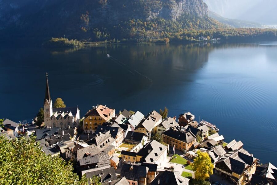 From Vienna: Private Hallstatt Day Tour - The guide experience: clear, friendly, and multilingual support