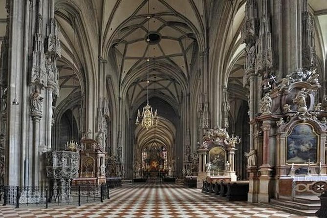 Full day PRIVATE GUIDED VIENNA tour from Budapest with lunch and drinks - St. Stephen’s Cathedral: what the walking tour is really for