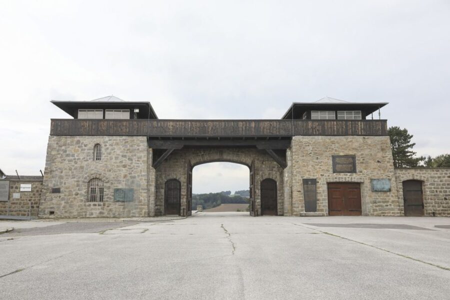 Full-Day Private Trip from Vienna to Mauthausen Memorial - Vienna to Mauthausen Memorial in a single 7-hour day