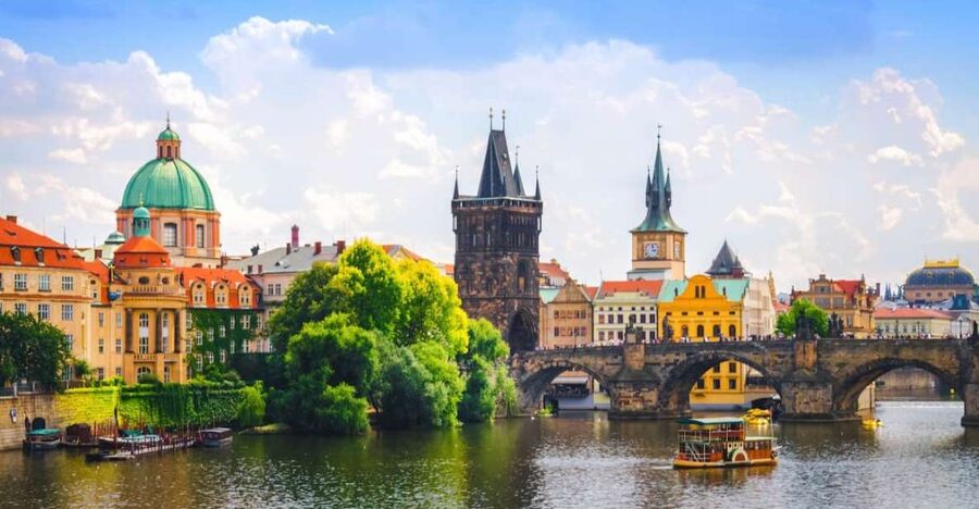 Full-Day Private Trip from Vienna to Prague - Prague Castle first: why starting high gives you instant orientation