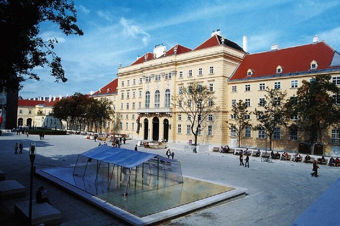Fun & mobile scavenger hunt through Vienna - Solo, teams, or head to head, how the scoring changes the vibe