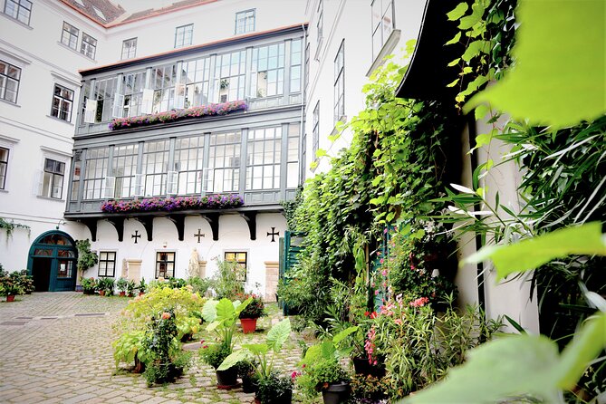 Gems of Vienna-Tour - Stop Focus: Historic Center of Vienna, From Roman Traces to Hidden Passages