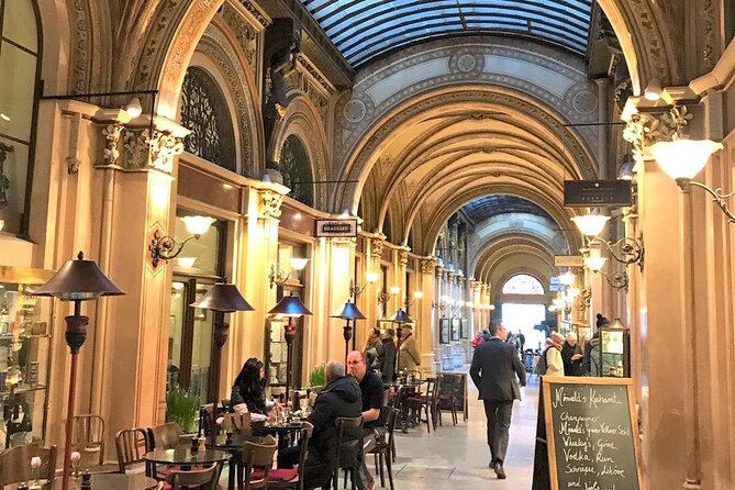 Gems of Vienna-Tour - Secret Courtyards and Hidden Passages: Where the Tour Gets Fun