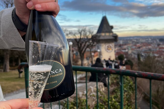 Graz Funicular Ride and Schlossberg Picnic Experience - The Schlossbergbahn funicular: 10 minutes that save your legs