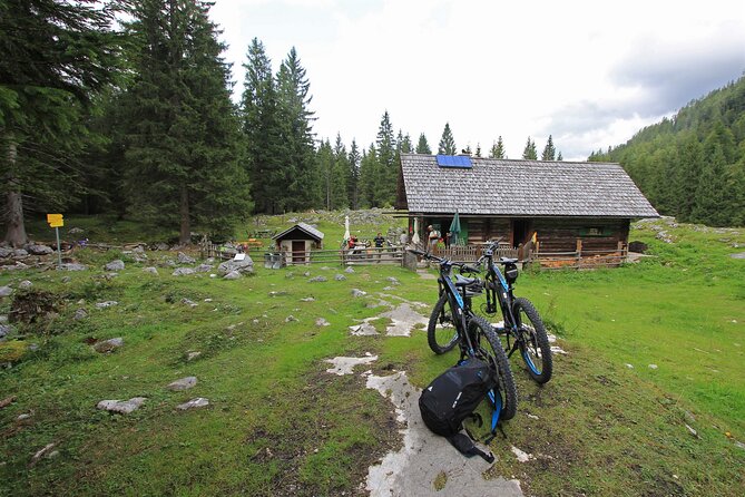 Guided e-bike tour of the alpine pastures in the Salzkammergut - What to Bring, and How to Plan Around the Missing Lunch